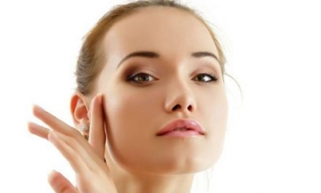 Egészséges és kiegyensúlyozott arcbőr! Tű nélküli mezoterápiás arckezelés, a bőrben zajló biokémiai folyamatok katalizátoraival, és a kiegyensúlyozó nyomelemekkel! Plusz 80% kedvezmény mikrodermabrázióra vagy ultrahangos hidroabrázióra! - akciós kupon
