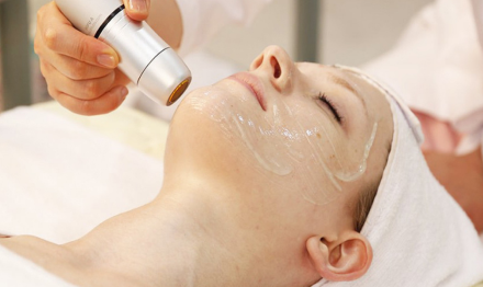 Zavarnak ráncaid? A legújabb generációs mikrofókuszált ultrahang - Beautamed HIFUPEN arcfiatalító kezelés teljes arcon, fájdalommentesen! kupon